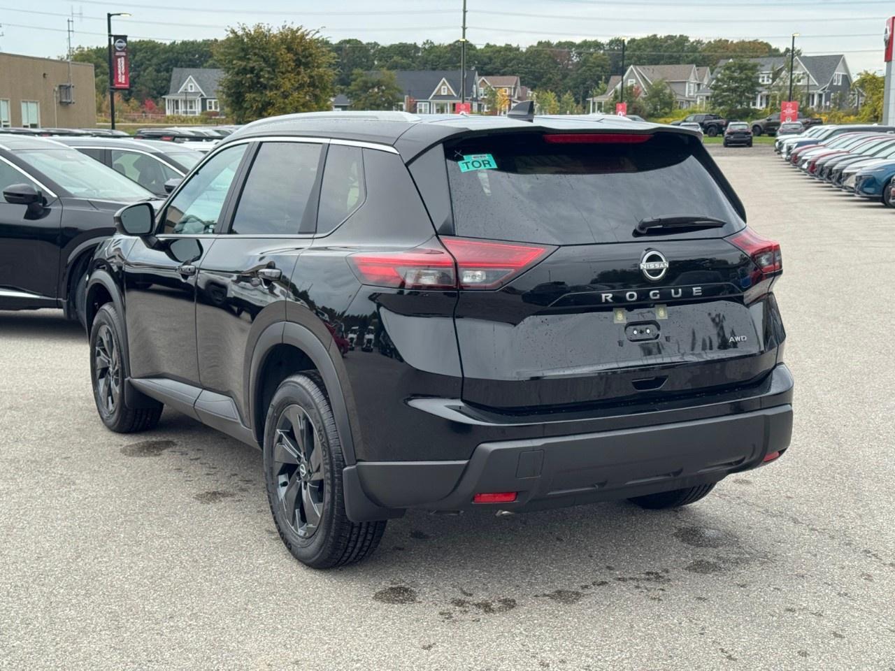 2026 Nissan Rogue AWD SV Moonroof Photo