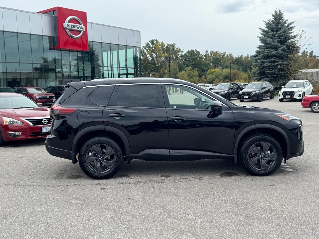 2026 Nissan Rogue AWD SV Moonroof Photo
