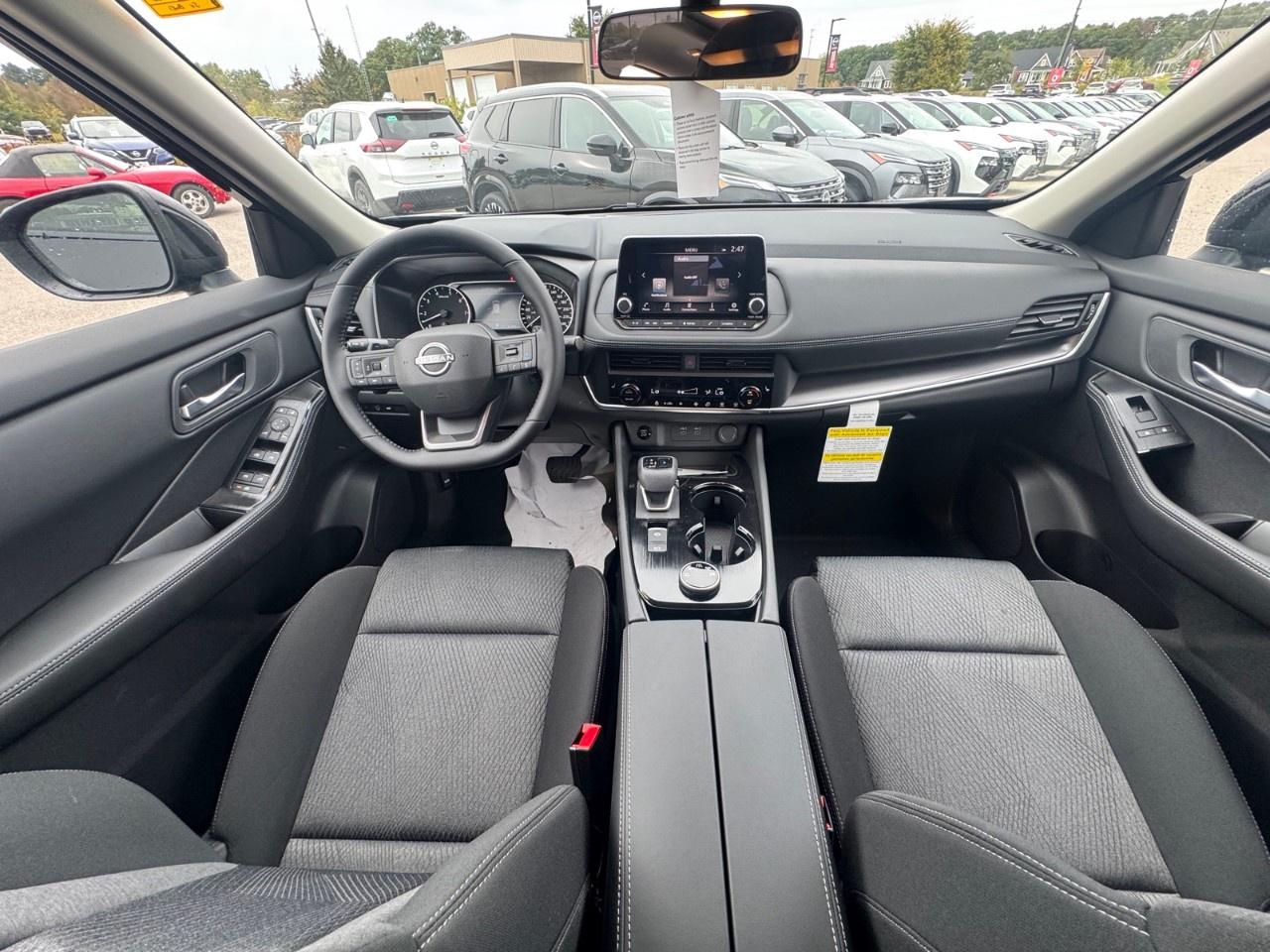 2026 Nissan Rogue AWD SV Moonroof Photo