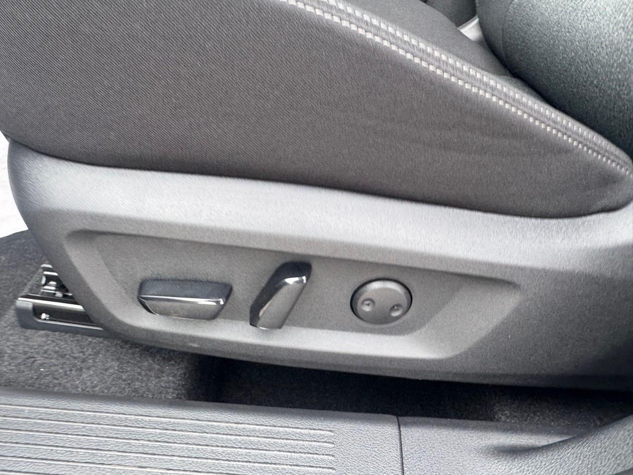 2026 Nissan Rogue AWD SV Moonroof Photo