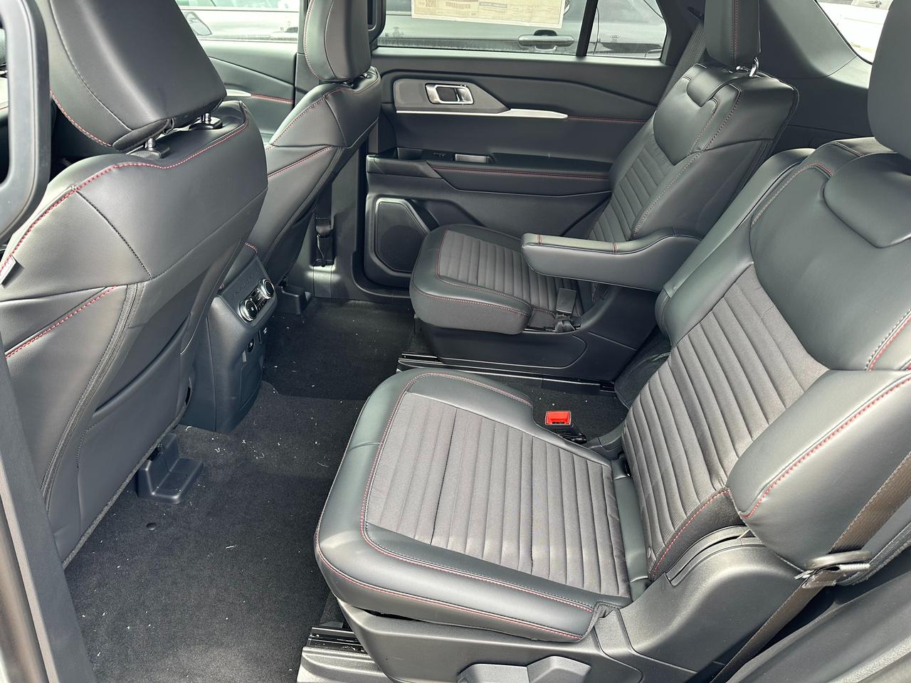 2026 Ford Explorer ST-LINE 4WD 300A Photo