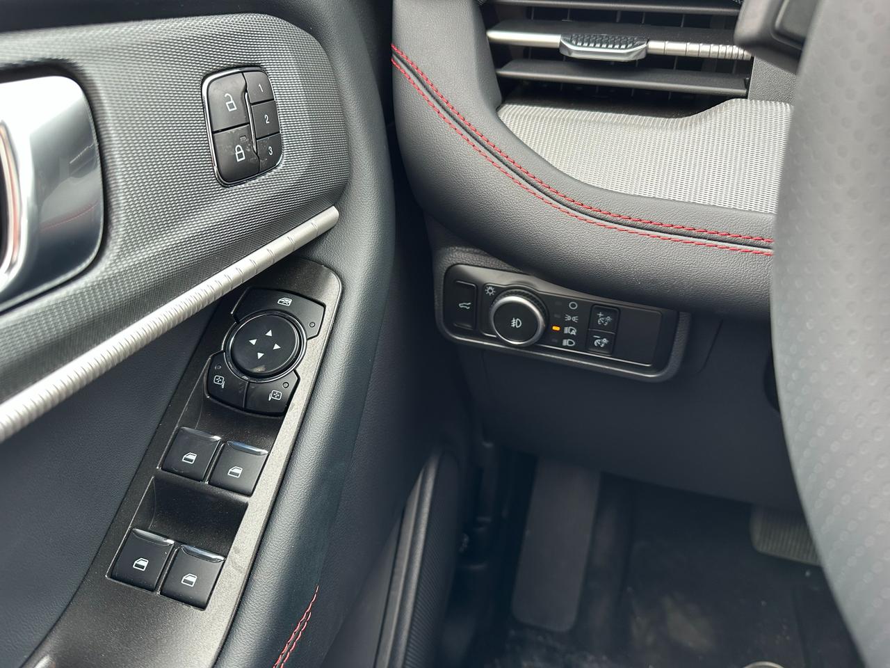 2026 Ford Explorer ST-LINE 4WD 300A Photo