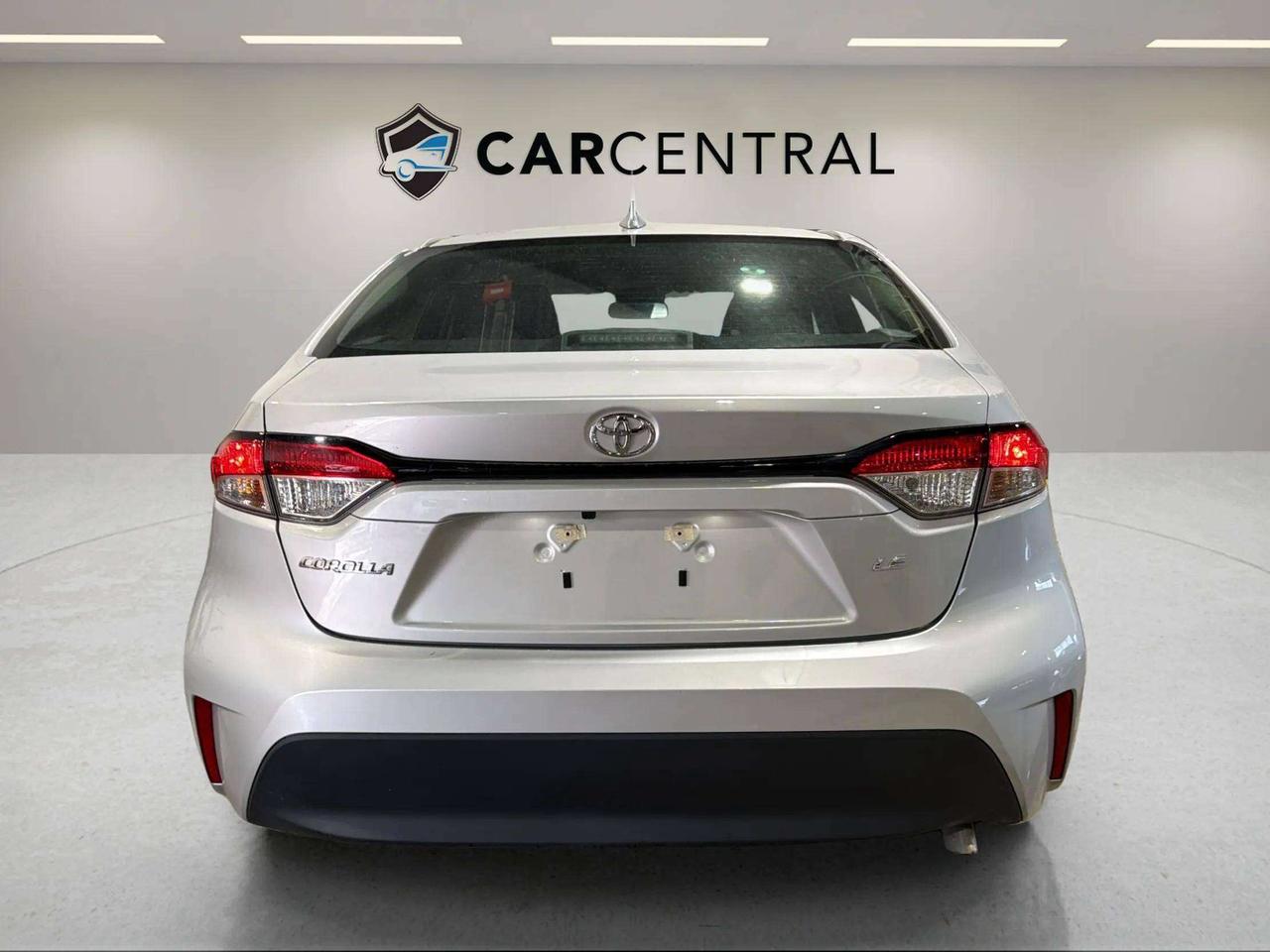 2025 Toyota Corolla LE| CLEAN CARFAX| HTD SEATS| BLIND SPOT| CARPLAY Photo