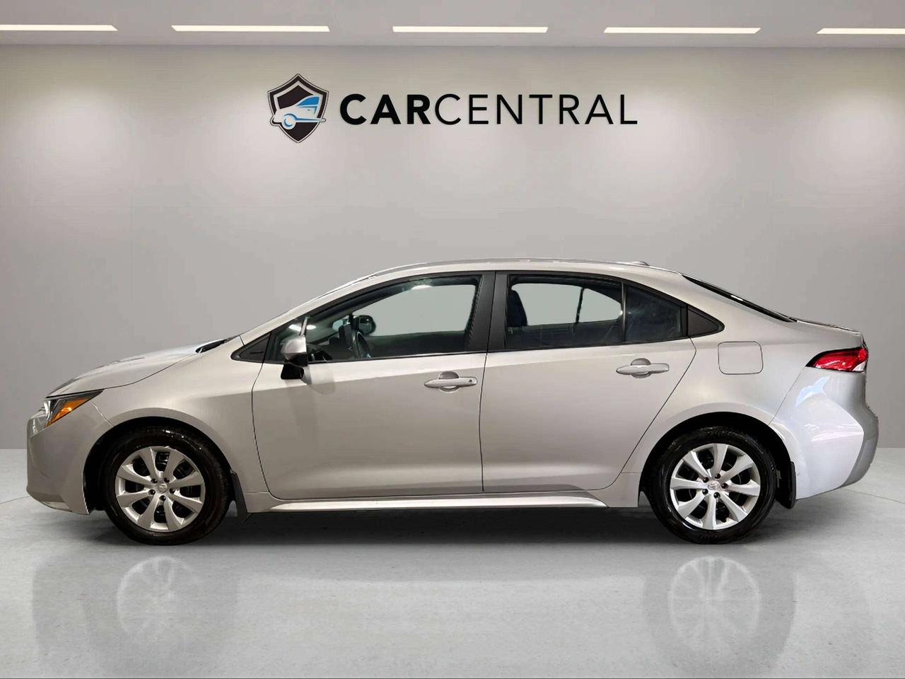 2025 Toyota Corolla LE| CLEAN CARFAX| HTD SEATS| BLIND SPOT| CARPLAY Photo