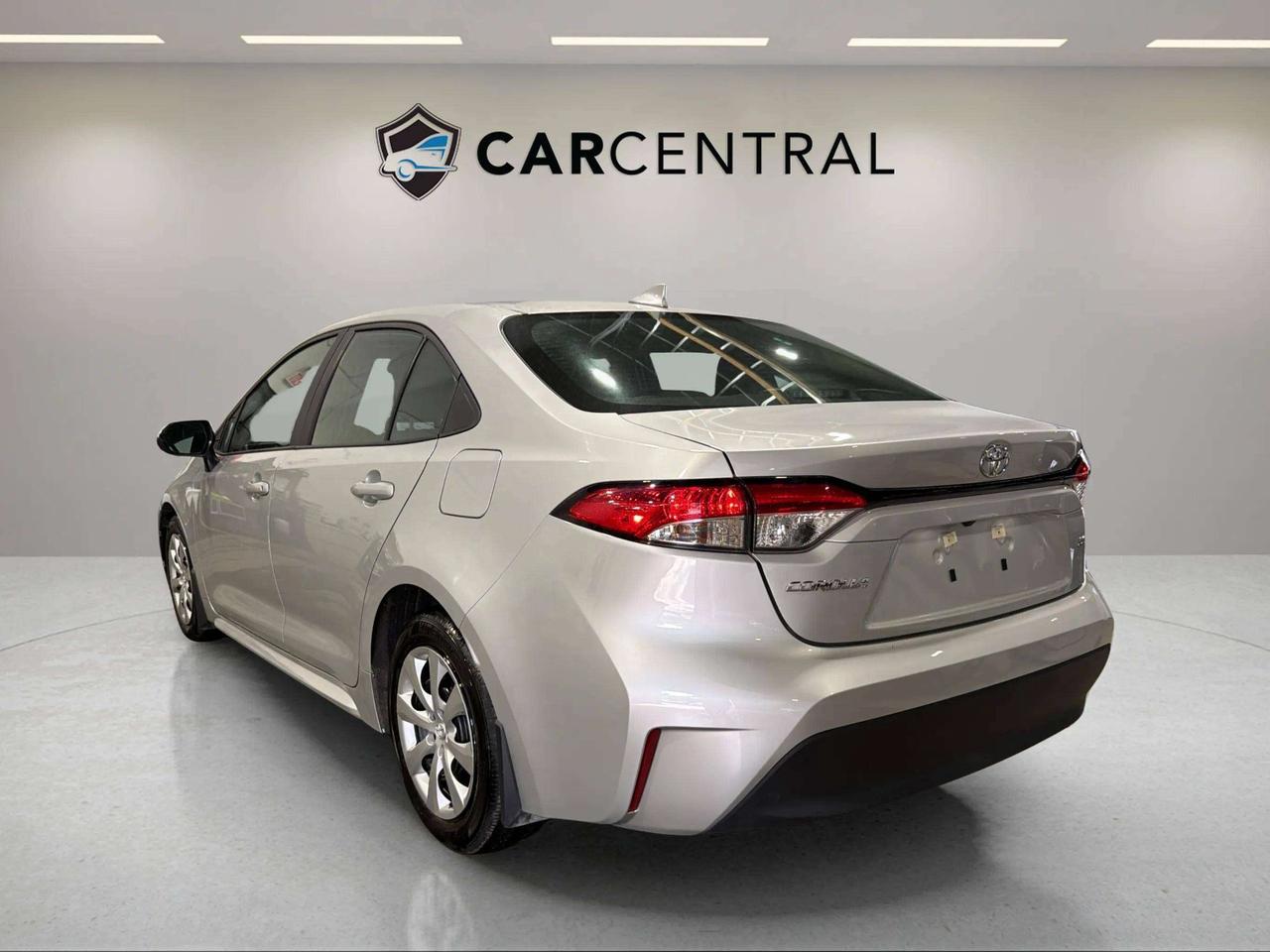 2025 Toyota Corolla LE| CLEAN CARFAX| HTD SEATS| BLIND SPOT| CARPLAY Photo2