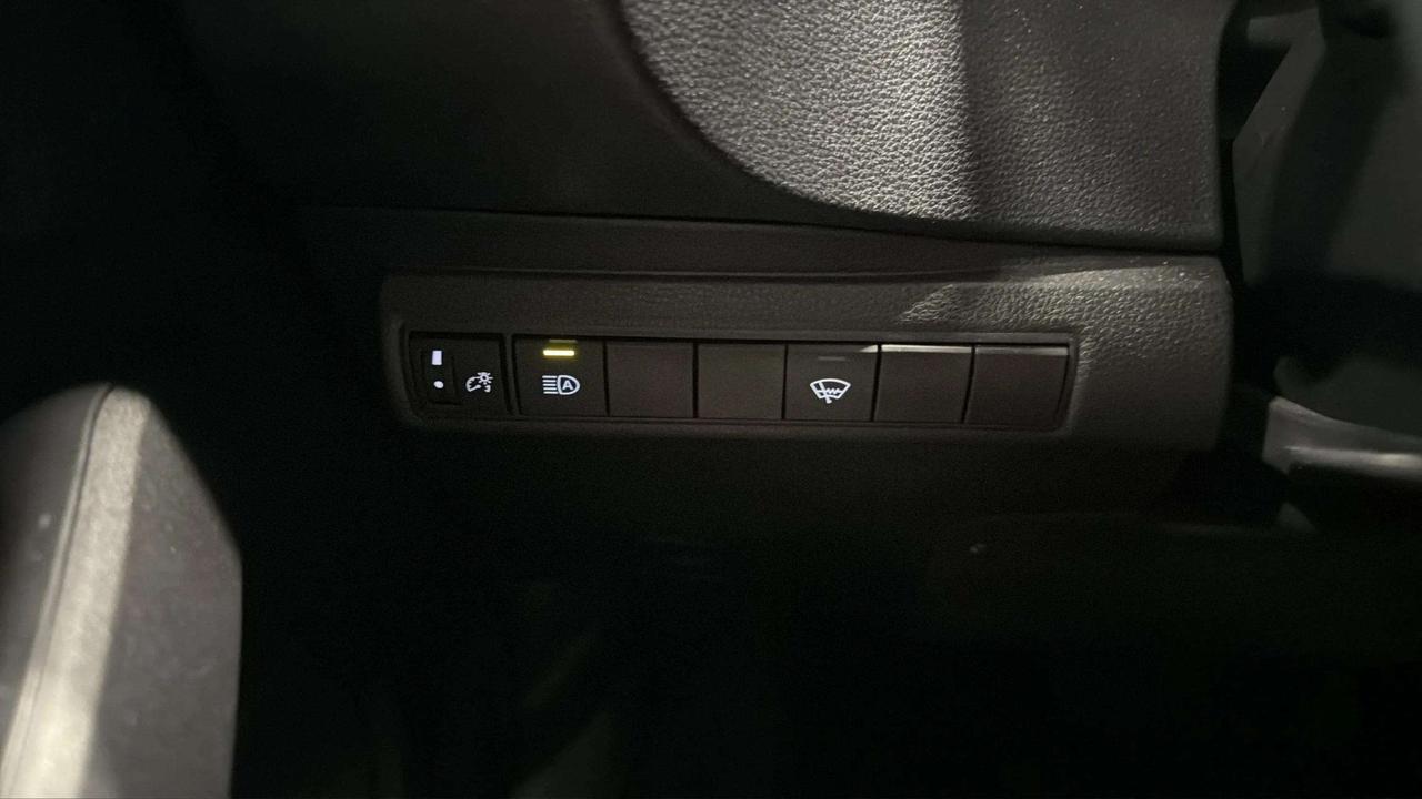 2025 Toyota Corolla LE| CLEAN CARFAX| HTD SEATS| BLIND SPOT| CARPLAY Photo