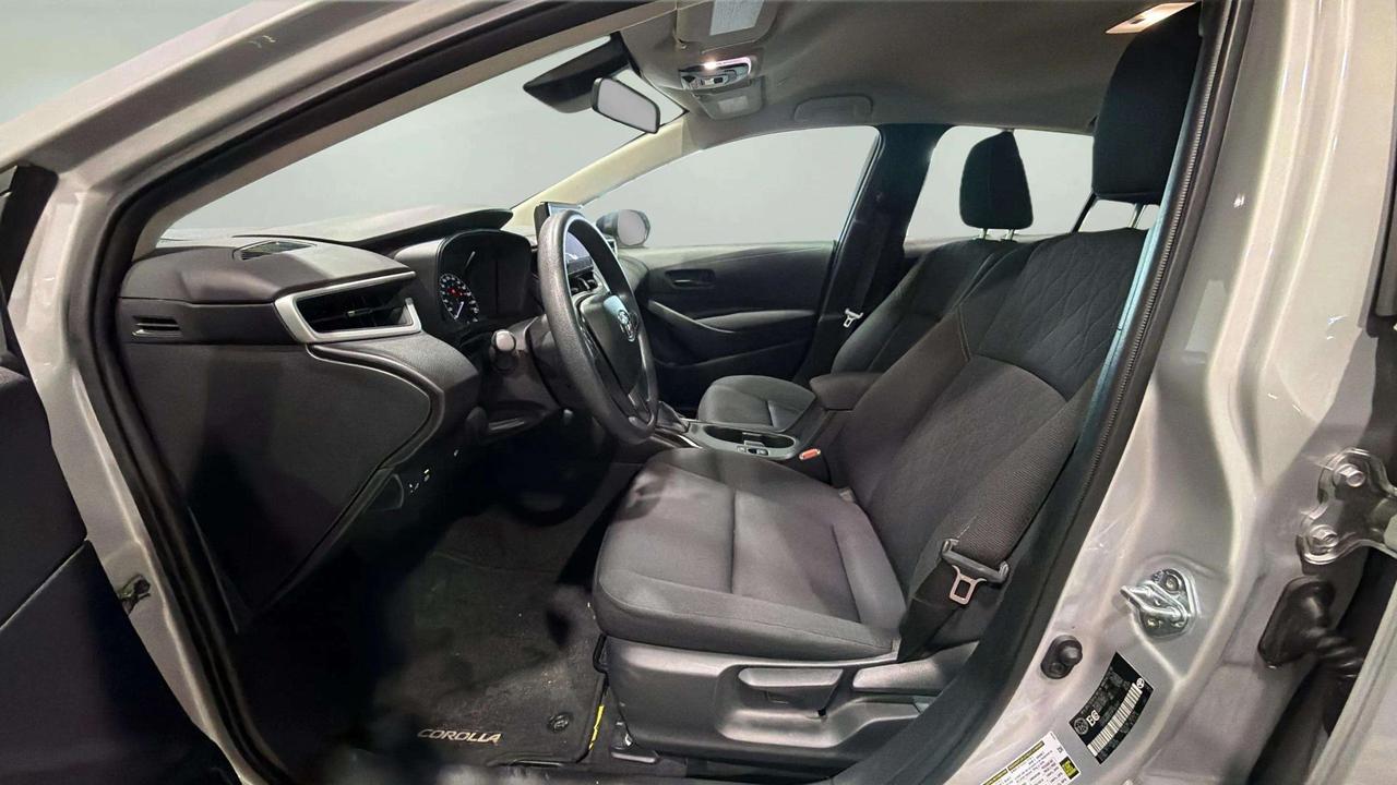 2025 Toyota Corolla LE| CLEAN CARFAX| HTD SEATS| BLIND SPOT| CARPLAY Photo
