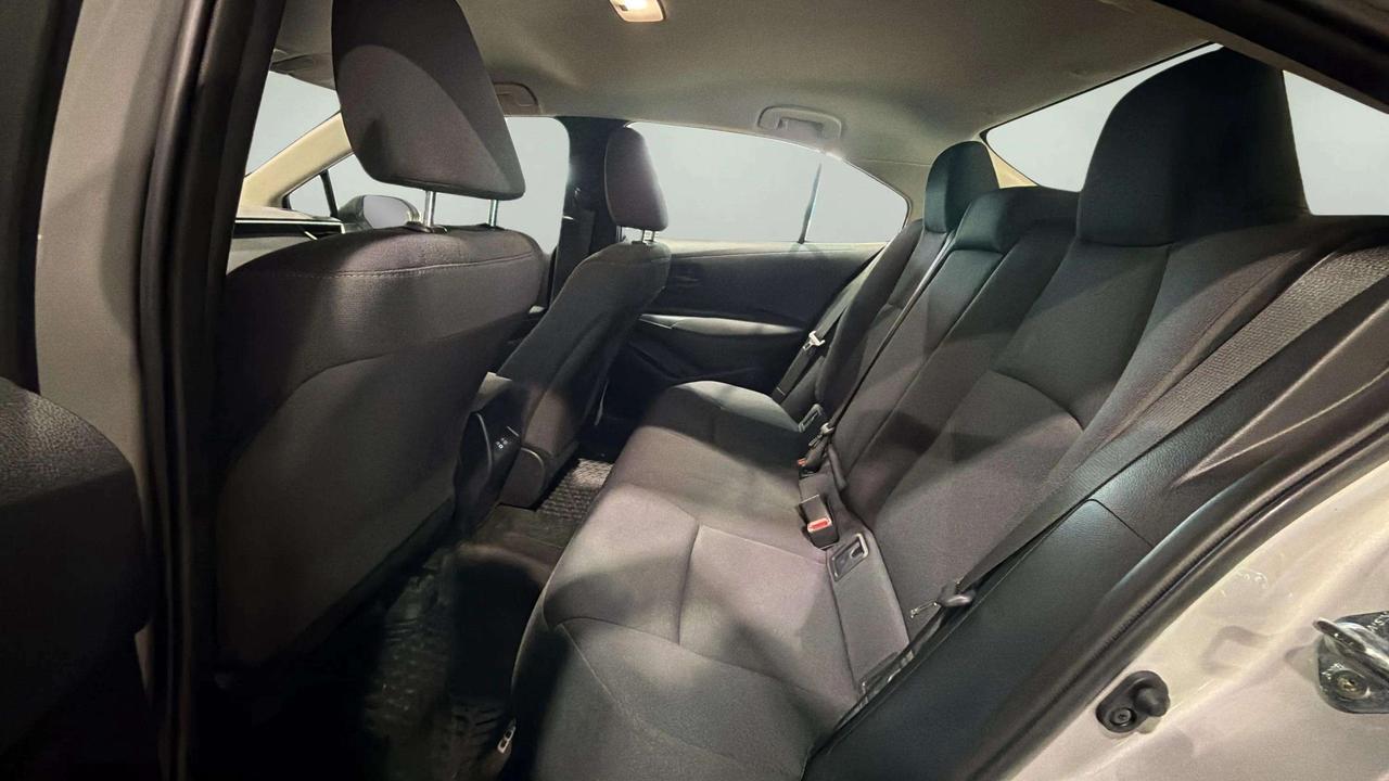 2025 Toyota Corolla LE| CLEAN CARFAX| HTD SEATS| BLIND SPOT| CARPLAY Photo