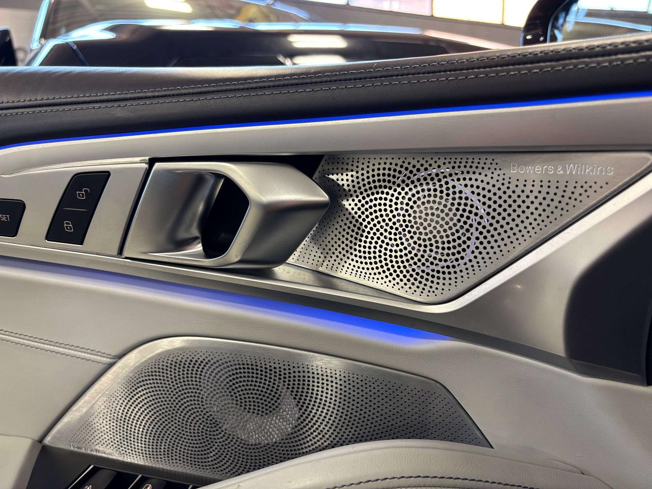 2020 BMW M8 CABRIOLET|AWD|V8TWINTURBO|CARBON|BOWERSWILKINS|HUD Photo