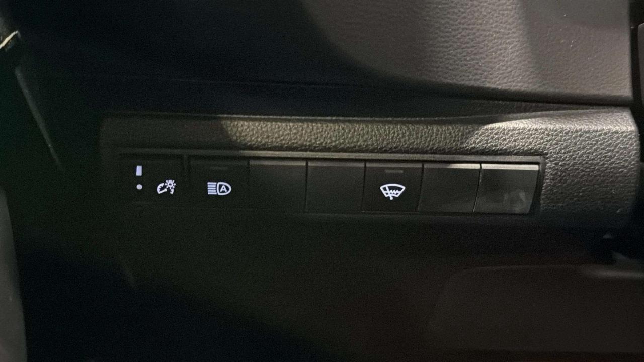 2025 Toyota Corolla SE| CLEAN CARFAX| 1 OWNER| TOYOTA SENSE| CARPLAY Photo