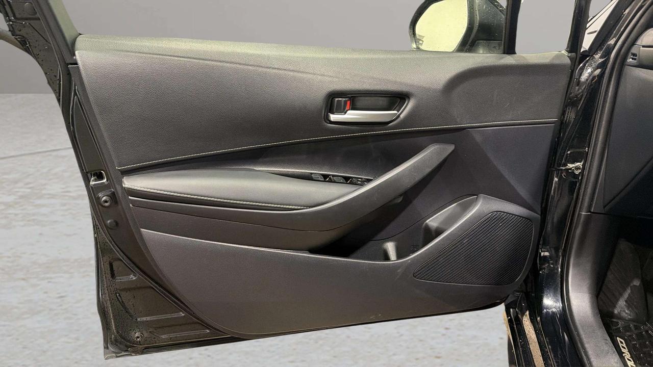 2025 Toyota Corolla SE| CLEAN CARFAX| 1 OWNER| TOYOTA SENSE| CARPLAY Photo
