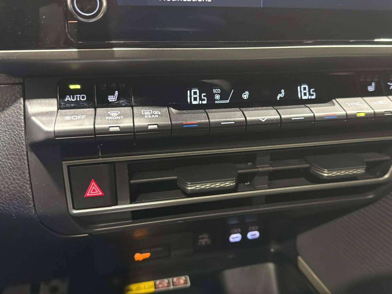 2025 Toyota Camry SE HYBRID AWD | ADAP CRUISE | BSW | LANE ASST Photo
