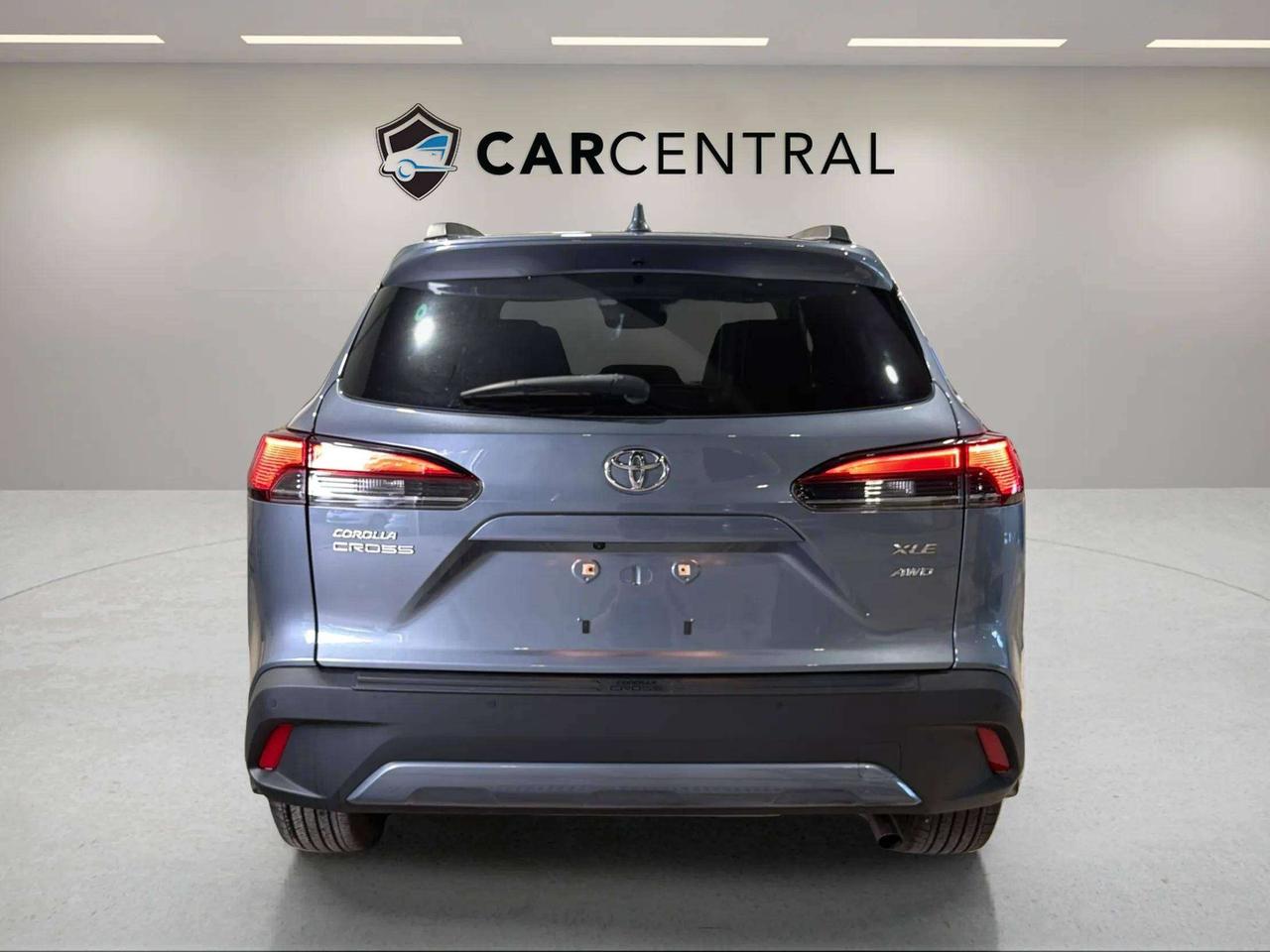 2022 Toyota Corolla Cross XLE| CLEAN CARFAX| SUNROOF| LOW KM| LEATHER| AWD Photo3