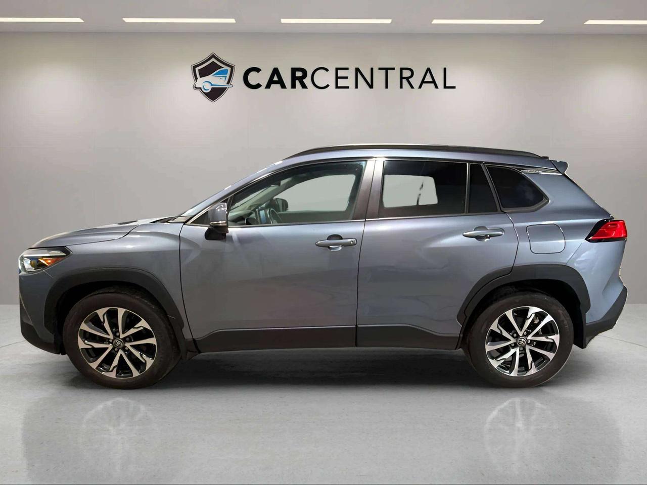 2022 Toyota Corolla Cross XLE| CLEAN CARFAX| SUNROOF| LOW KM| LEATHER| AWD Photo5