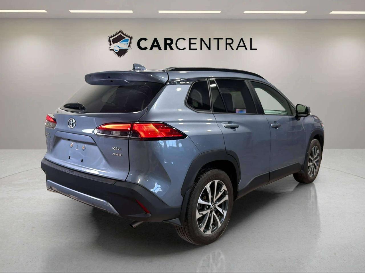 2022 Toyota Corolla Cross XLE| CLEAN CARFAX| SUNROOF| LOW KM| LEATHER| AWD Photo4