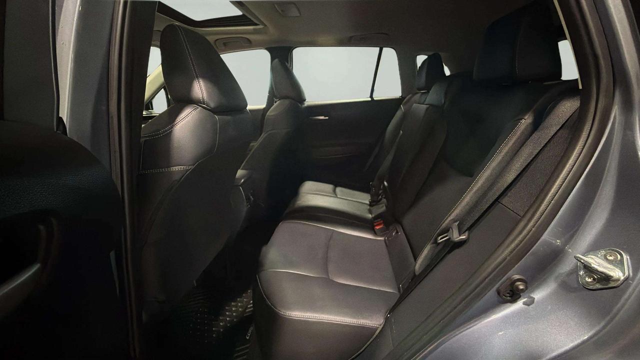 2022 Toyota Corolla Cross XLE| CLEAN CARFAX| SUNROOF| LOW KM| LEATHER| AWD Photo