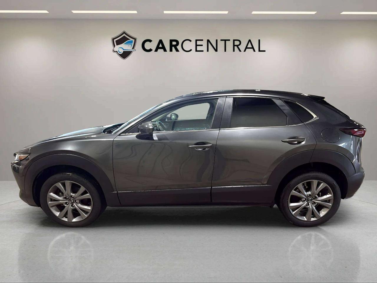 2025 Mazda CX-30 GS| CLEAN CARFAX| LEATHER| HTD SEATS| CARPLAY Photo1