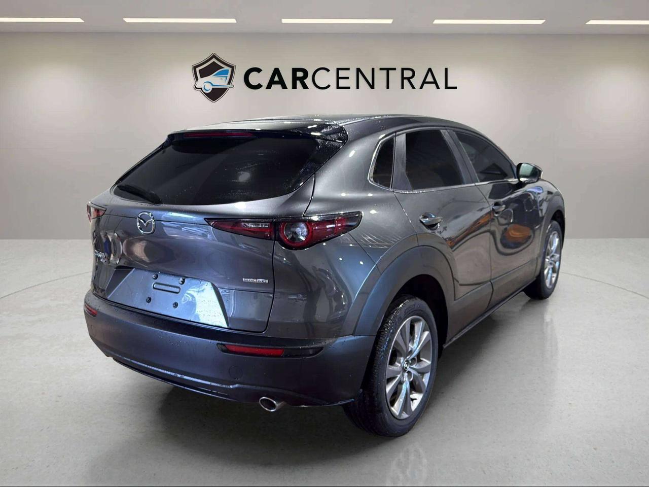 2025 Mazda CX-30 GS| CLEAN CARFAX| LEATHER| HTD SEATS| CARPLAY Photo4