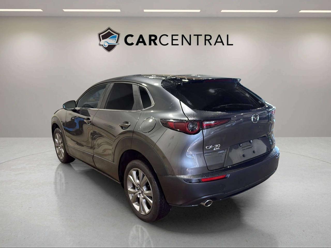 2025 Mazda CX-30 GS| CLEAN CARFAX| LEATHER| HTD SEATS| CARPLAY Photo