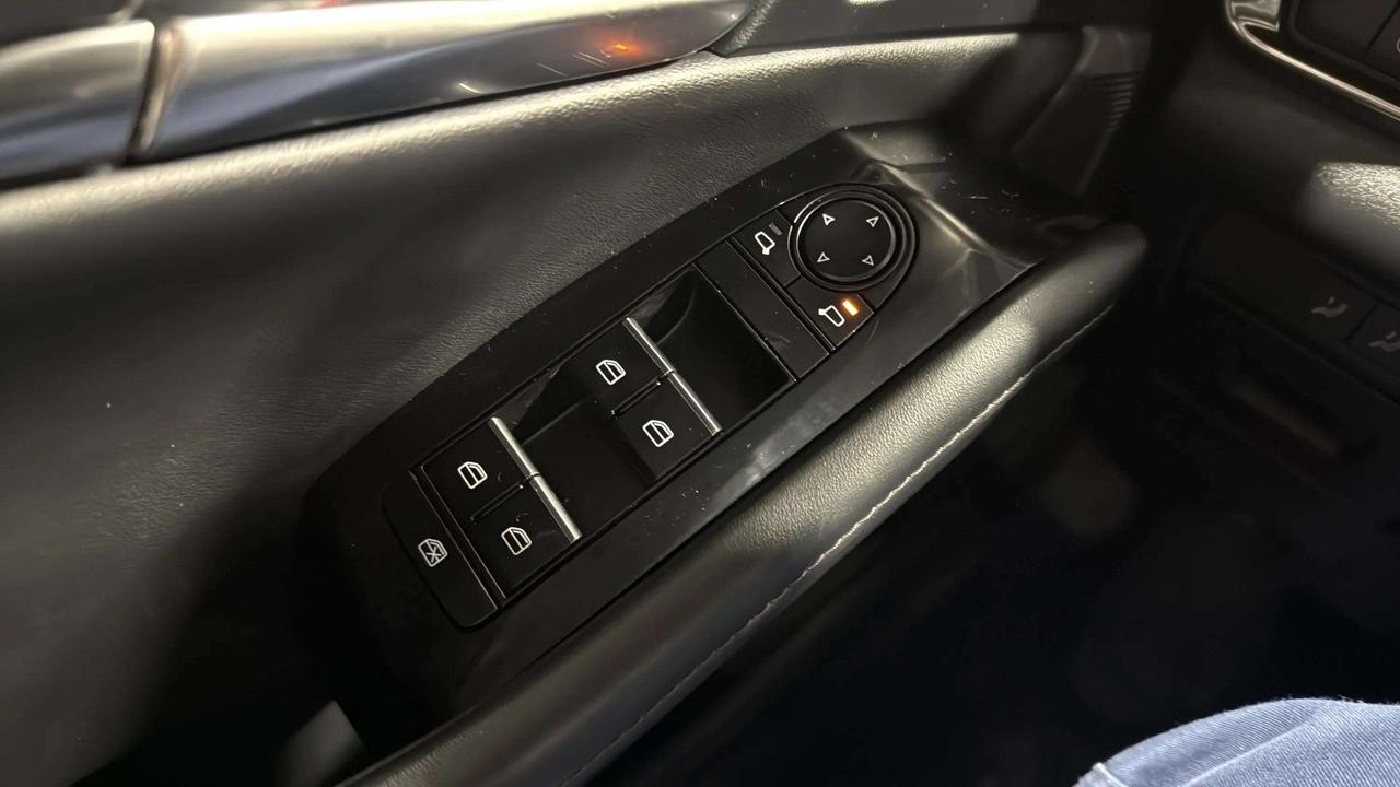 2025 Mazda CX-30 GS| CLEAN CARFAX| LEATHER| HTD SEATS| CARPLAY Photo