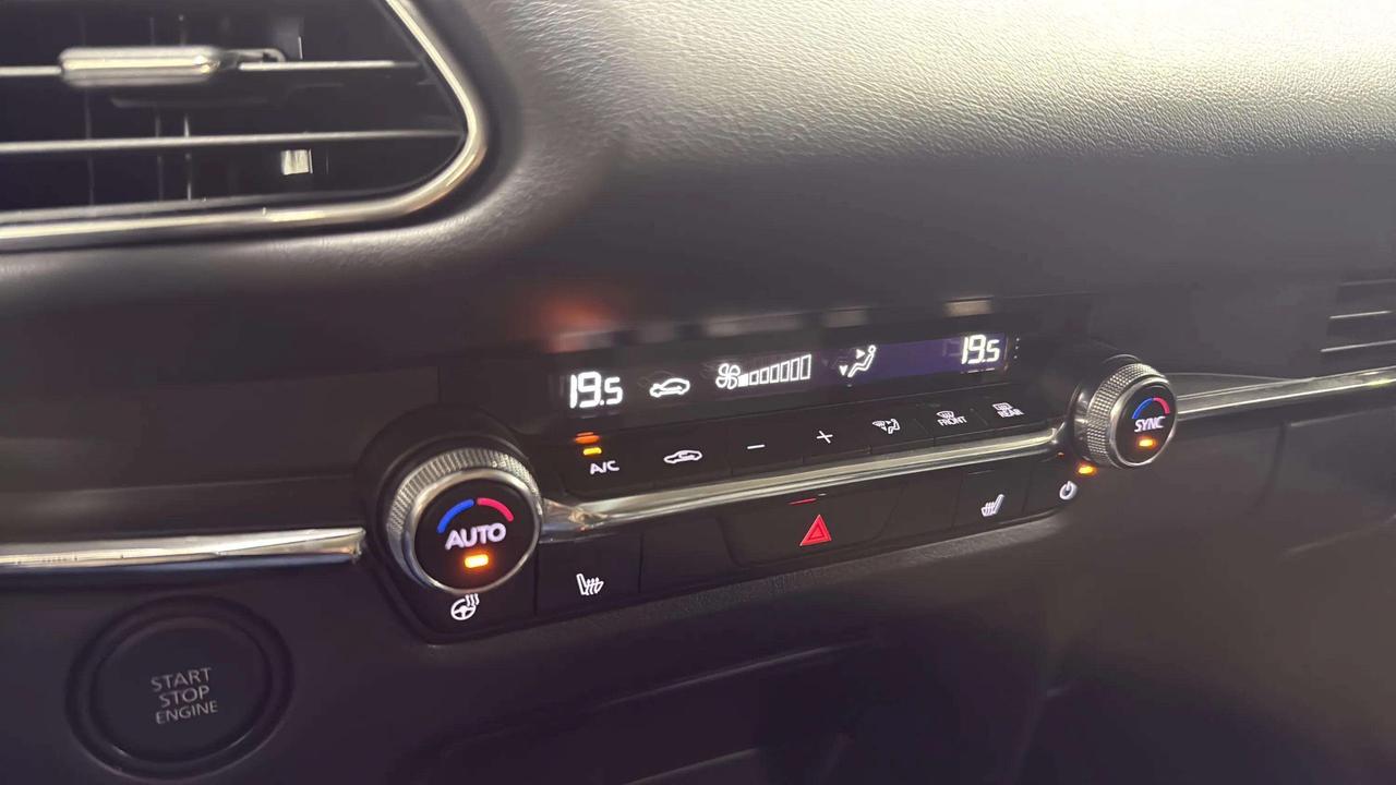 2025 Mazda CX-30 GS| CLEAN CARFAX| LEATHER| HTD SEATS| CARPLAY Photo