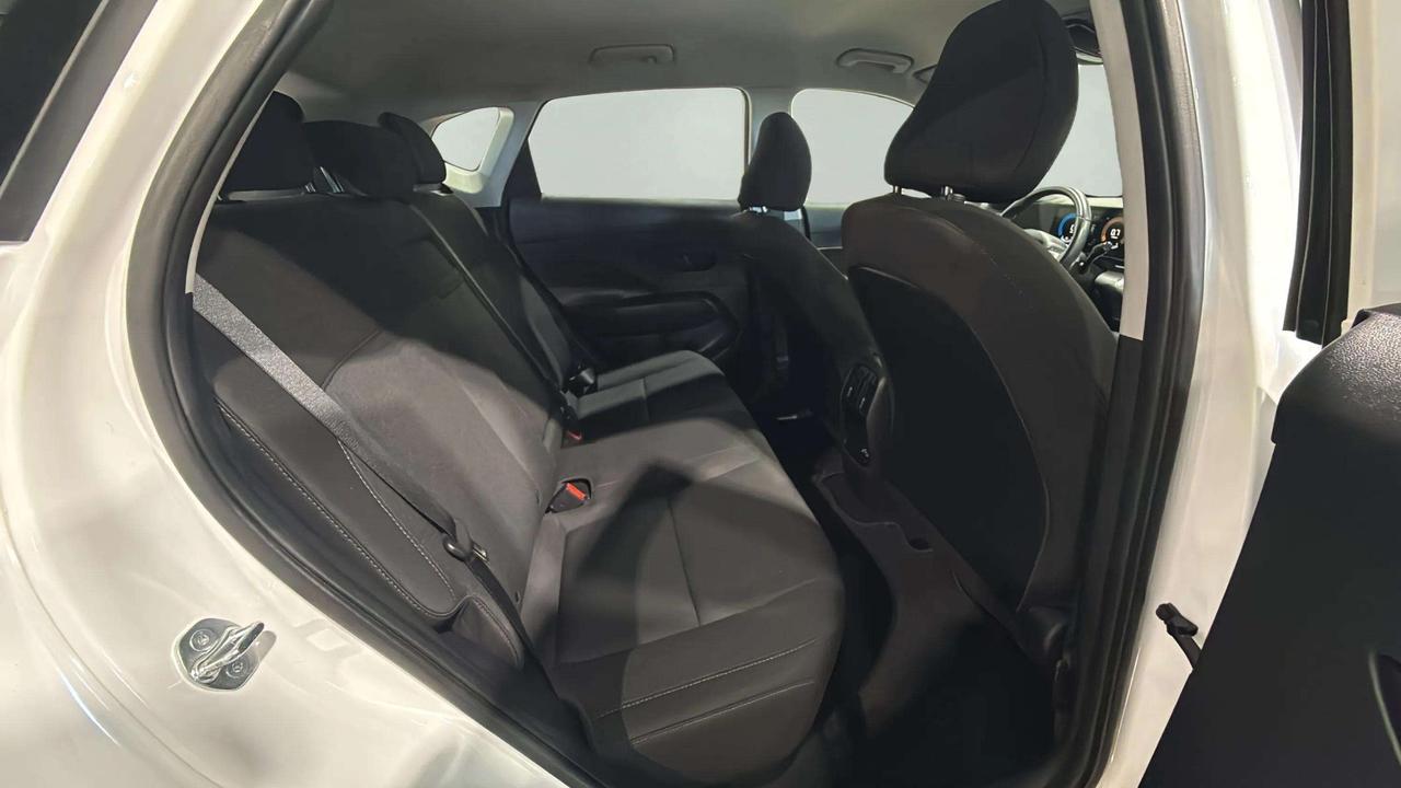 2025 Hyundai KONA PREFERRED| CLEAN CARFAX| HTD SEATS| BLIND SPOT Photo