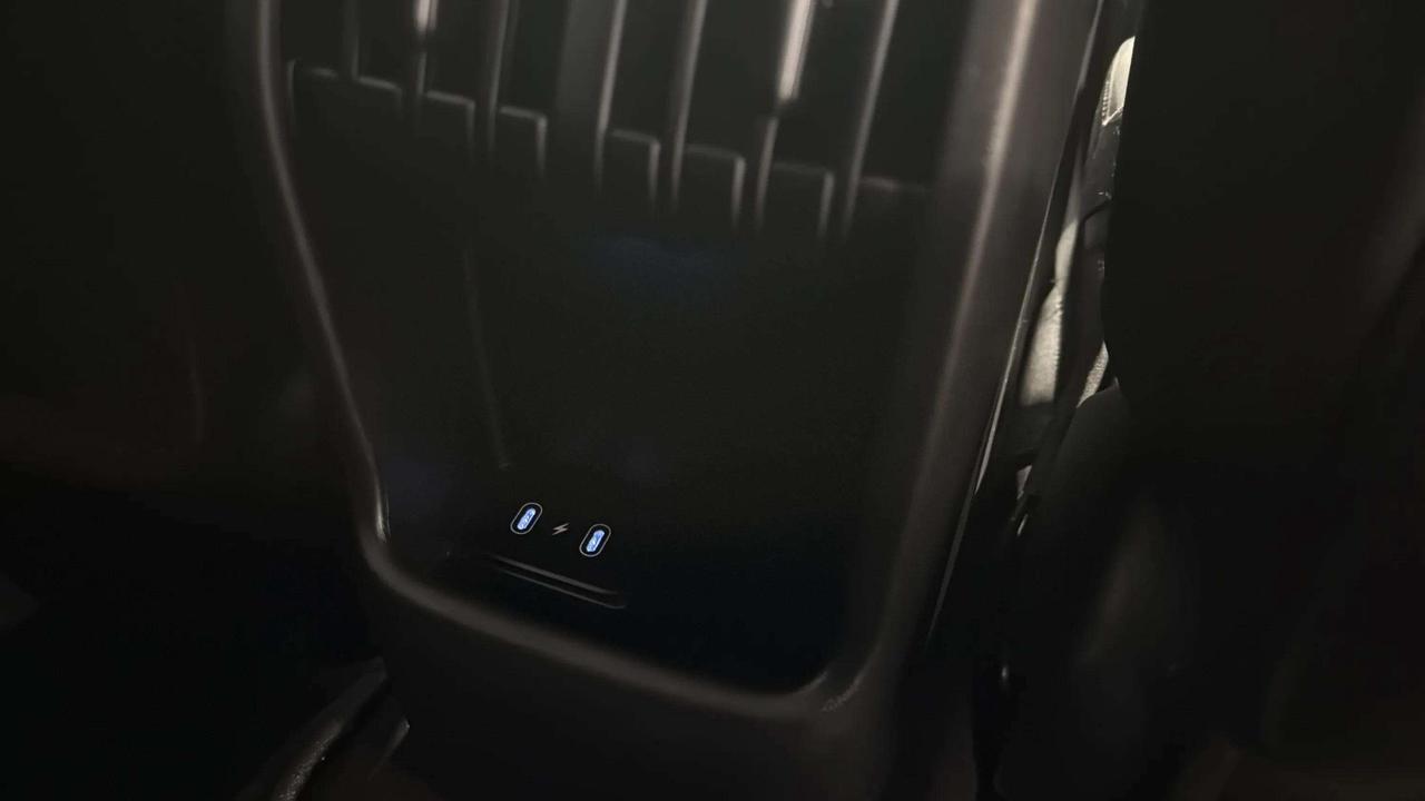 2025 Hyundai KONA PREFERRED| CLEAN CARFAX| HTD SEATS| BLIND SPOT Photo