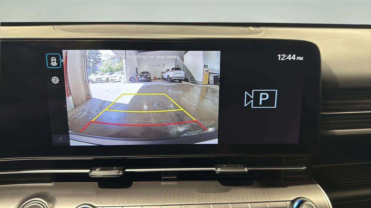 2025 Hyundai KONA PREFERRED| CLEAN CARFAX| HTD SEATS| BLIND SPOT Photo