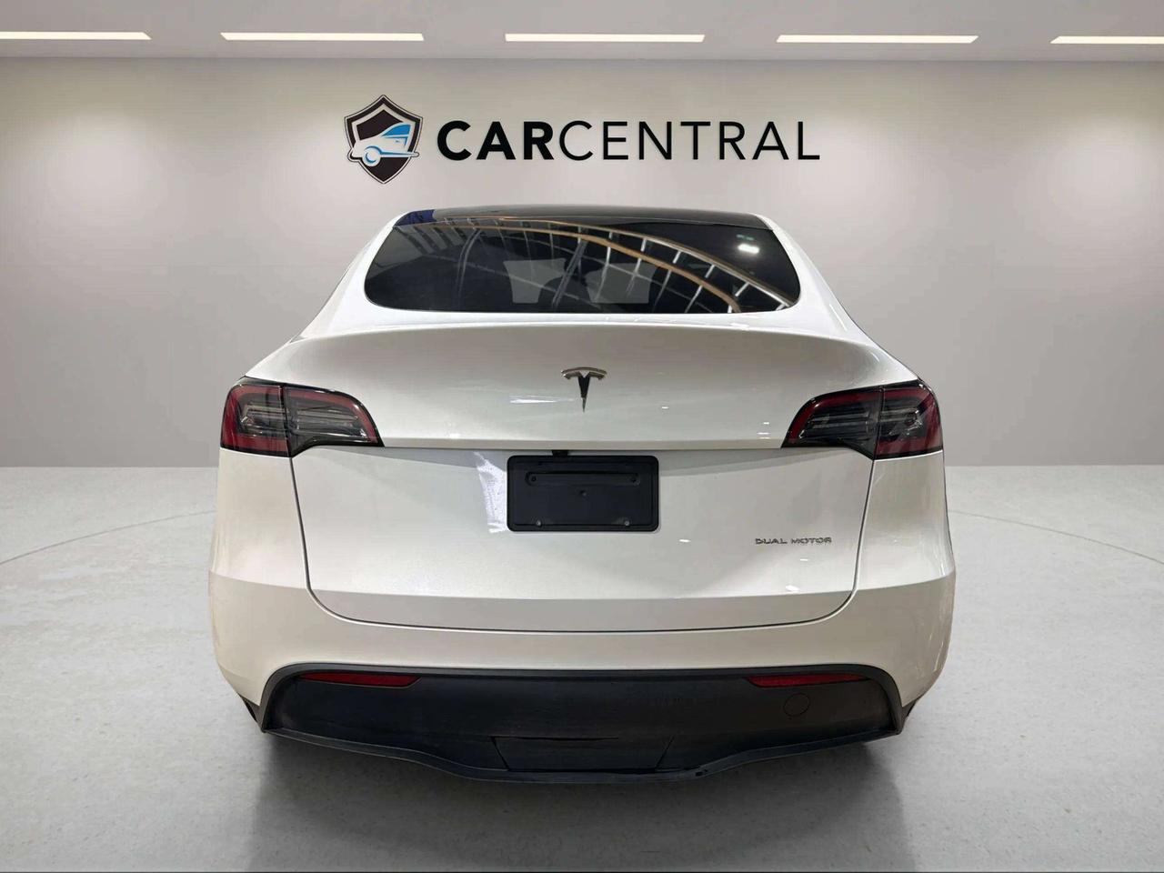 2024 Tesla Model Y LONG RANGE| AWD| LEATHER| PANO| NAVI| AUTOPILOT Photo