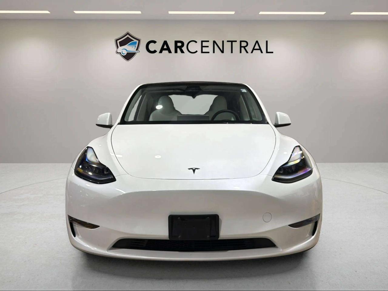 2024 Tesla Model Y LONG RANGE| AWD| LEATHER| PANO| NAVI| AUTOPILOT Photo