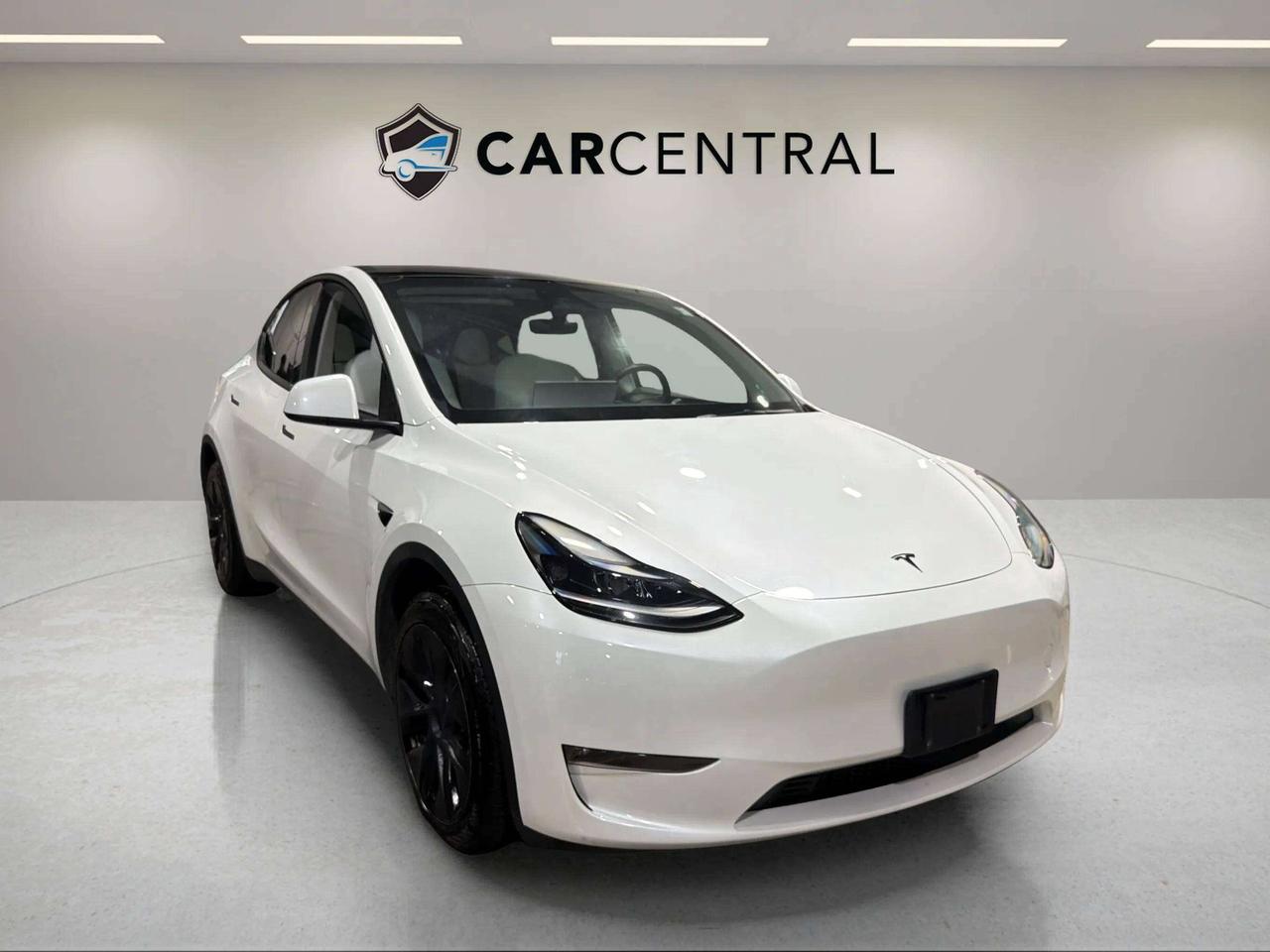 2024 Tesla Model Y LONG RANGE| AWD| LEATHER| PANO| NAVI| AUTOPILOT Photo