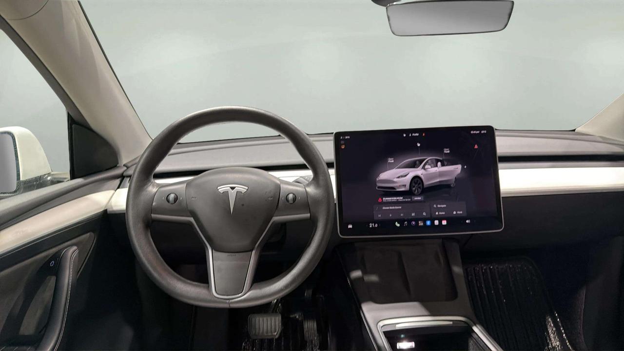 2024 Tesla Model Y LONG RANGE| AWD| LEATHER| PANO| NAVI| AUTOPILOT Photo
