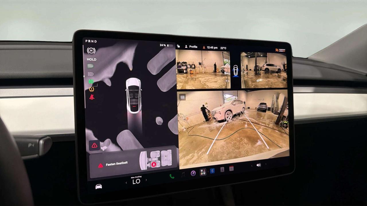 2024 Tesla Model Y LONG RANGE| AWD| LEATHER| PANO| NAVI| AUTOPILOT Photo