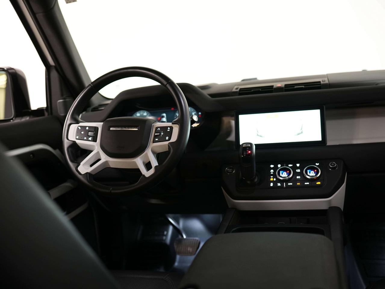 2023 Land Rover Defender S | P300 | 7 PASS | MERIDIAN | 20 IN Photo