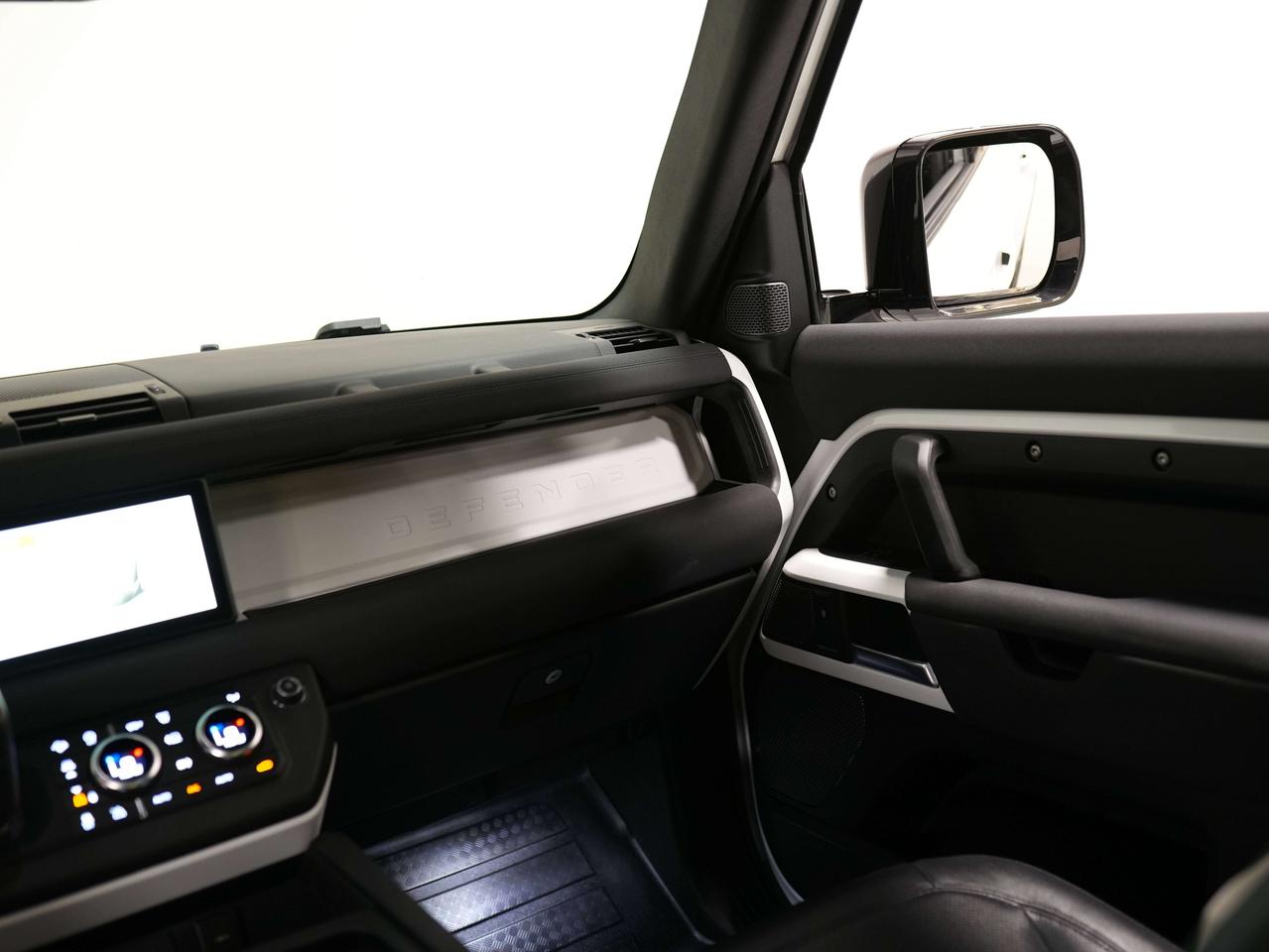 2023 Land Rover Defender S | P300 | 7 PASS | MERIDIAN | 20 IN Photo