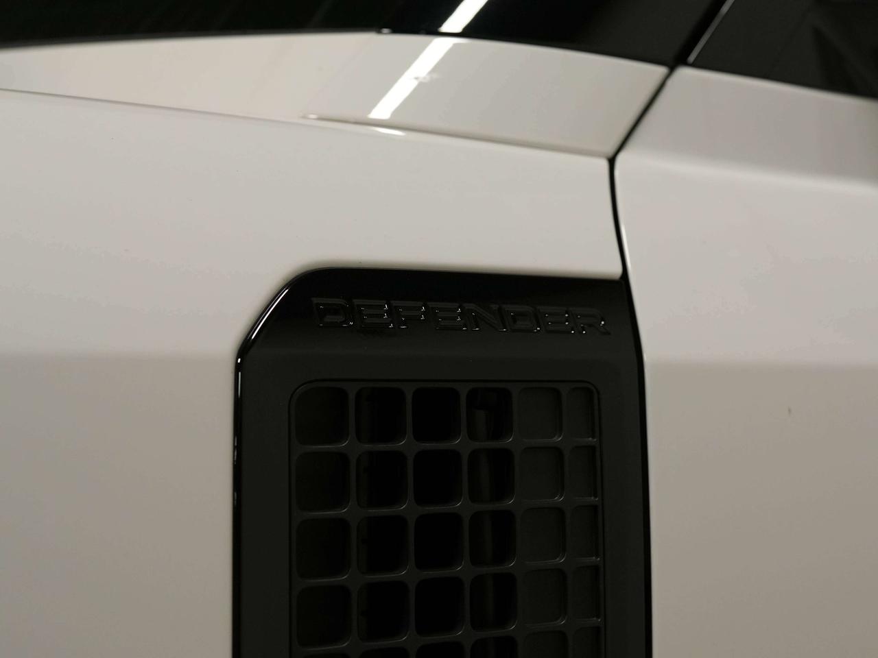 2023 Land Rover Defender S | P300 | 7 PASS | MERIDIAN | 20 IN Photo