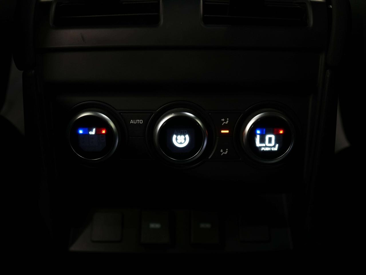 2023 Land Rover Defender S | P300 | 7 PASS | MERIDIAN | 20 IN Photo