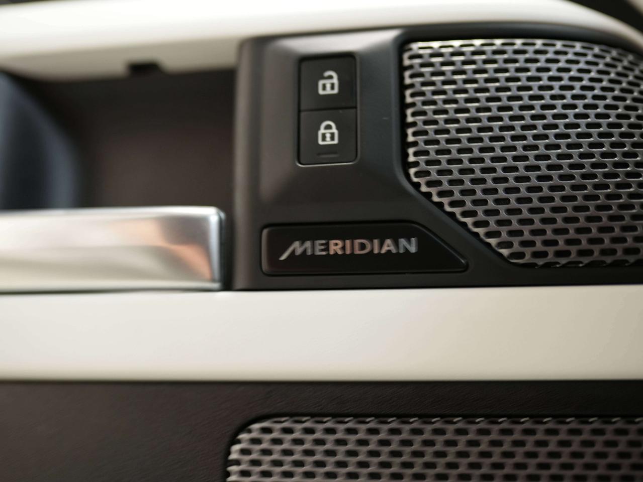 2023 Land Rover Defender S | P300 | 7 PASS | MERIDIAN | 20 IN Photo