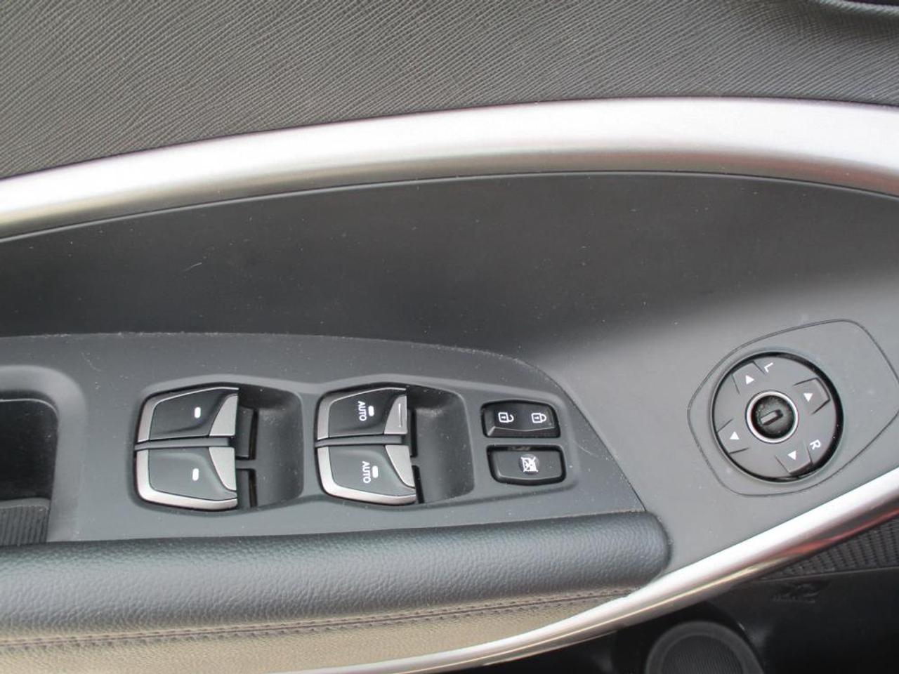 2016 Hyundai Santa Fe XL PREMIUM AWD - Photo #10