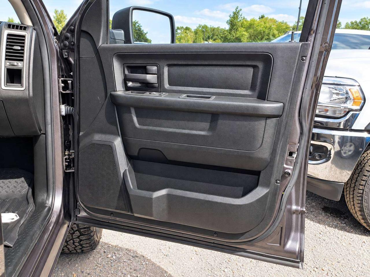 2021 RAM 1500 Night Edition Quad V6 |Sub Zero |Liner Cover | 4X4 Photo
