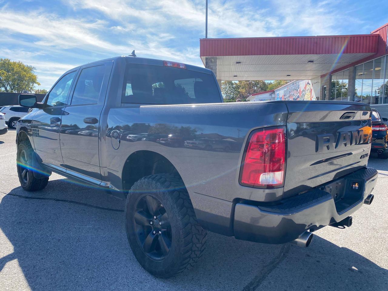 2020 RAM 1500 EXPRESS, 4X4, CLEAN CARFAX,REMOTE START, 5.7L! - Photo #6