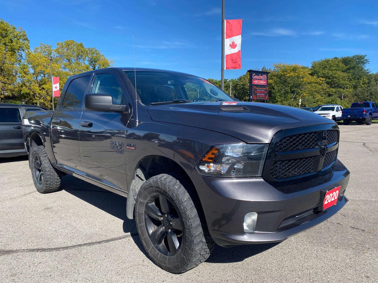 2020 RAM 1500 EXPRESS, 4X4, CLEAN CARFAX,REMOTE START, 5.7L! - Photo #2