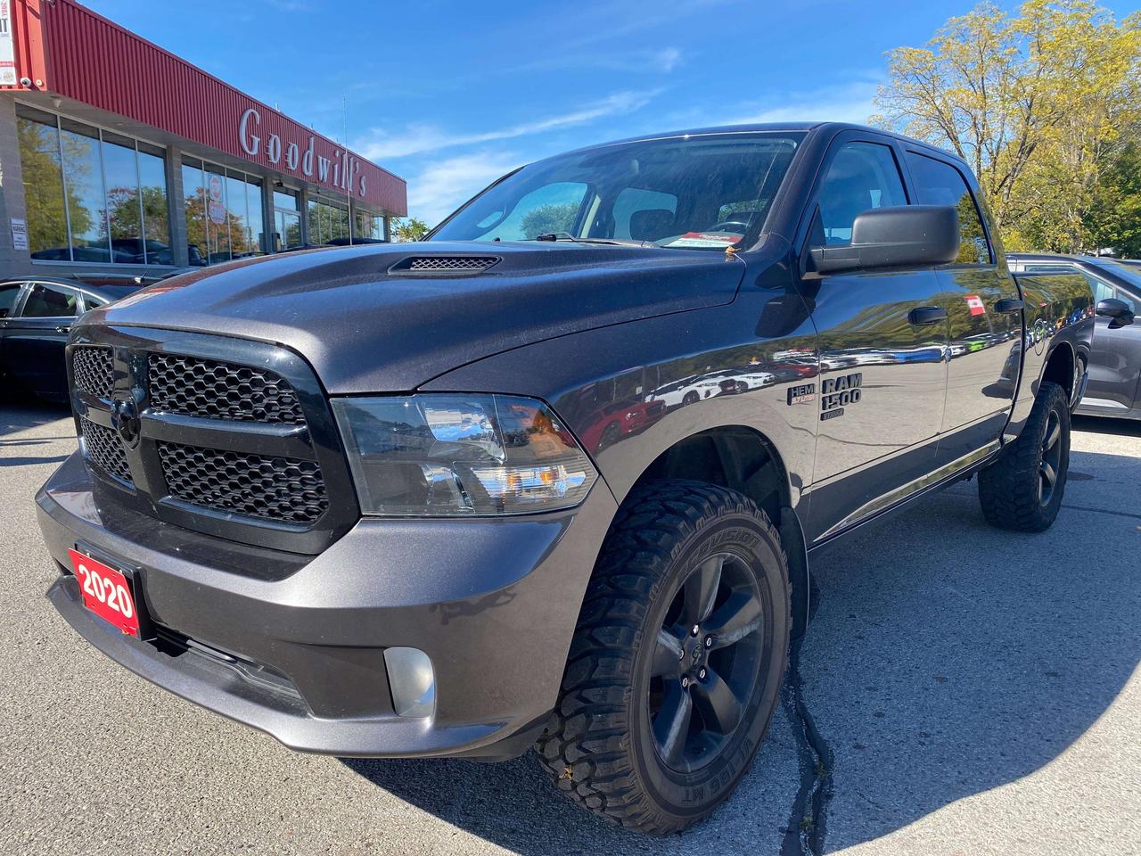 2020 RAM 1500 EXPRESS, 4X4, CLEAN CARFAX,REMOTE START, 5.7L! Photo
