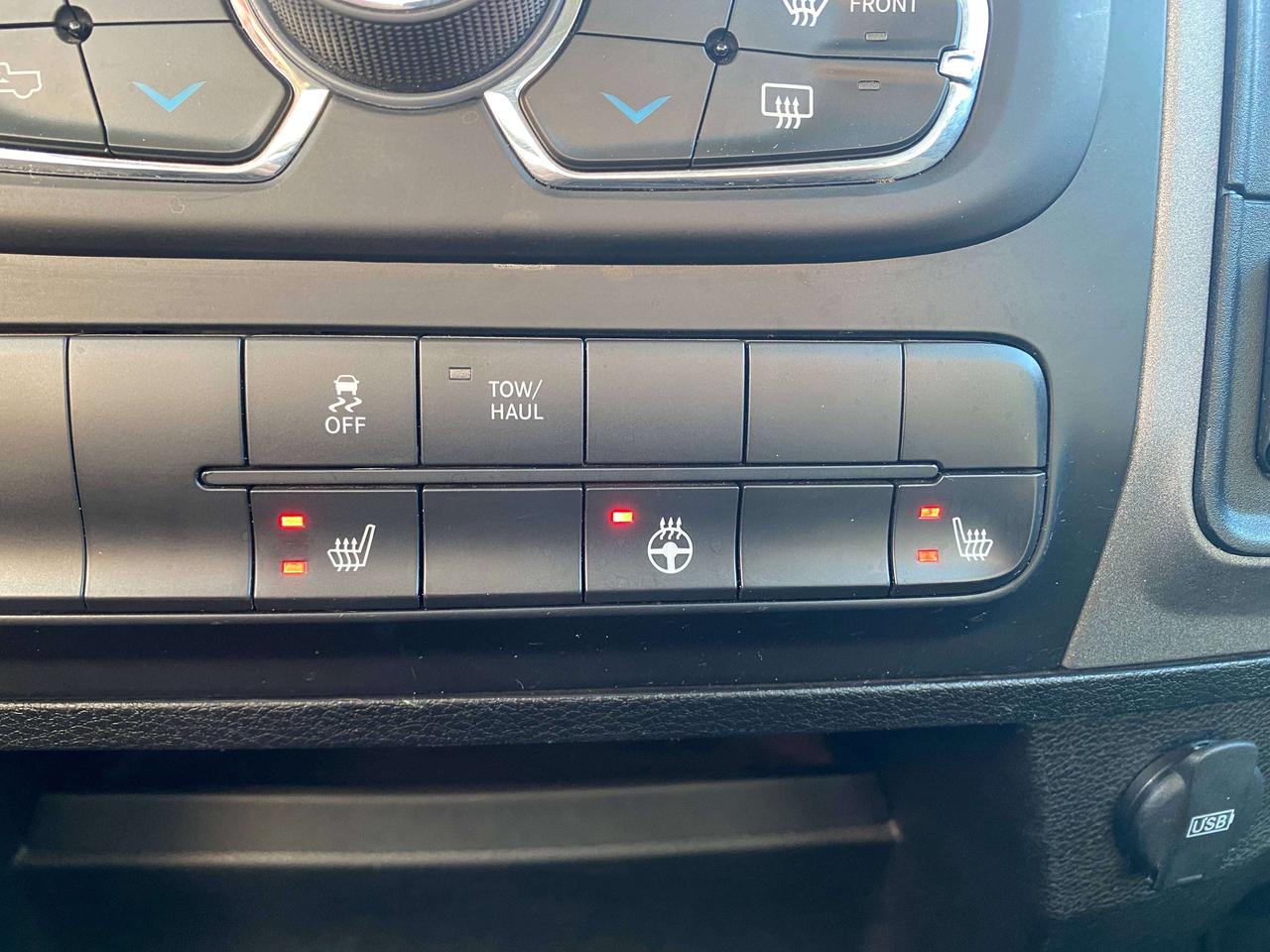 2020 RAM 1500 EXPRESS, 4X4, CLEAN CARFAX,REMOTE START, 5.7L! Photo