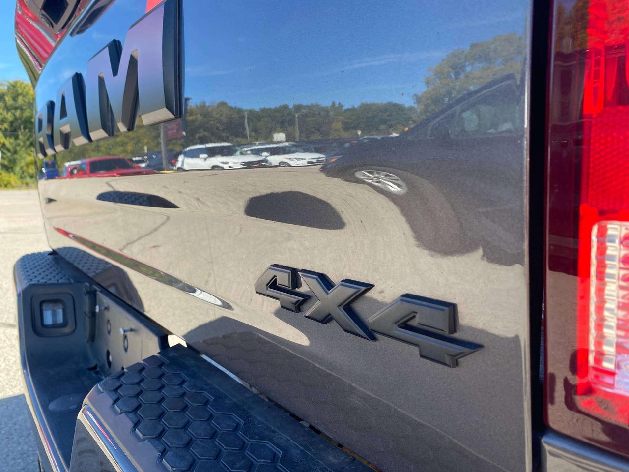 2020 RAM 1500 EXPRESS, 4X4, CLEAN CARFAX,REMOTE START, 5.7L! Photo
