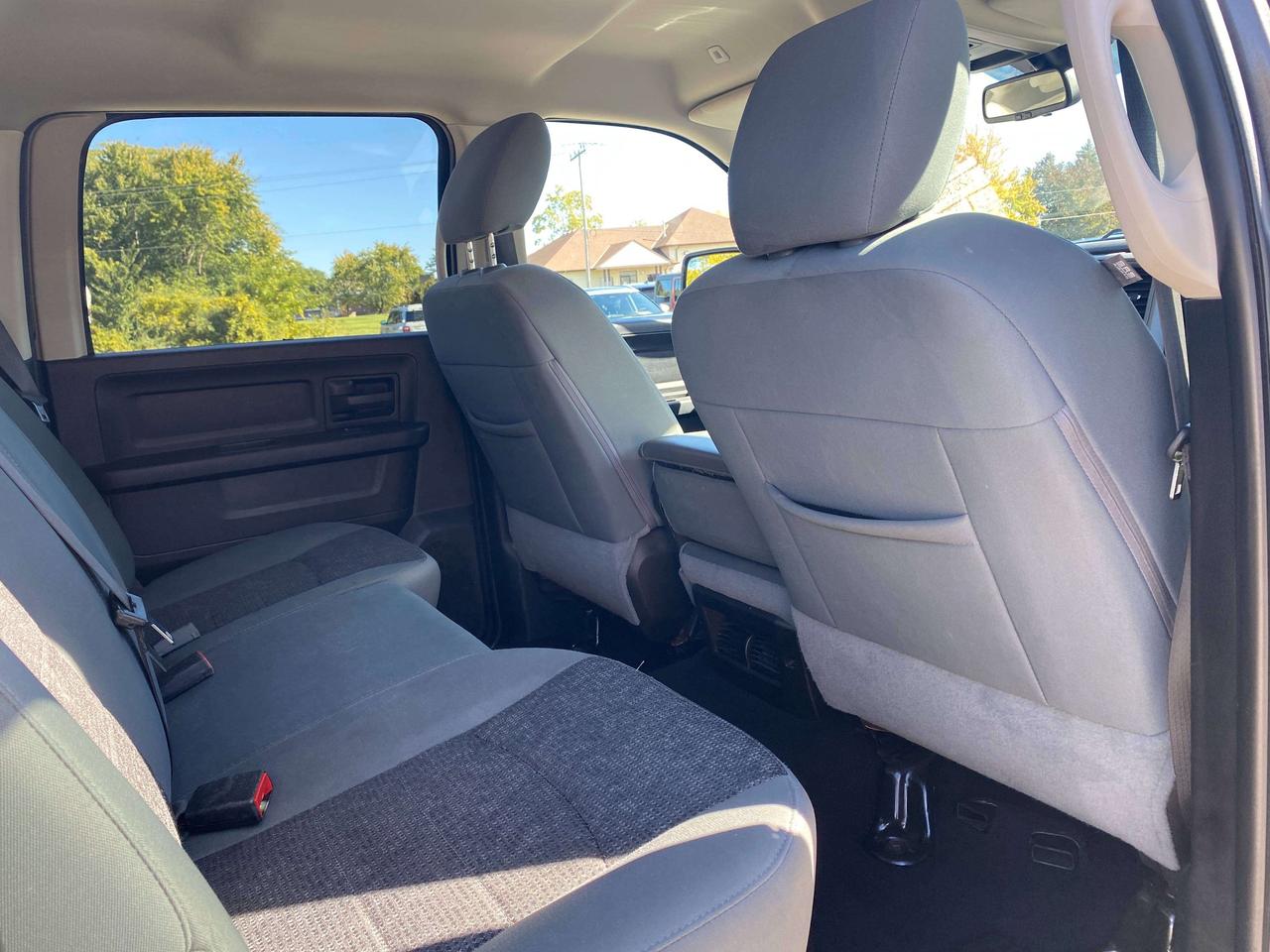 2020 RAM 1500 EXPRESS, 4X4, CLEAN CARFAX,REMOTE START, 5.7L! - Photo #26
