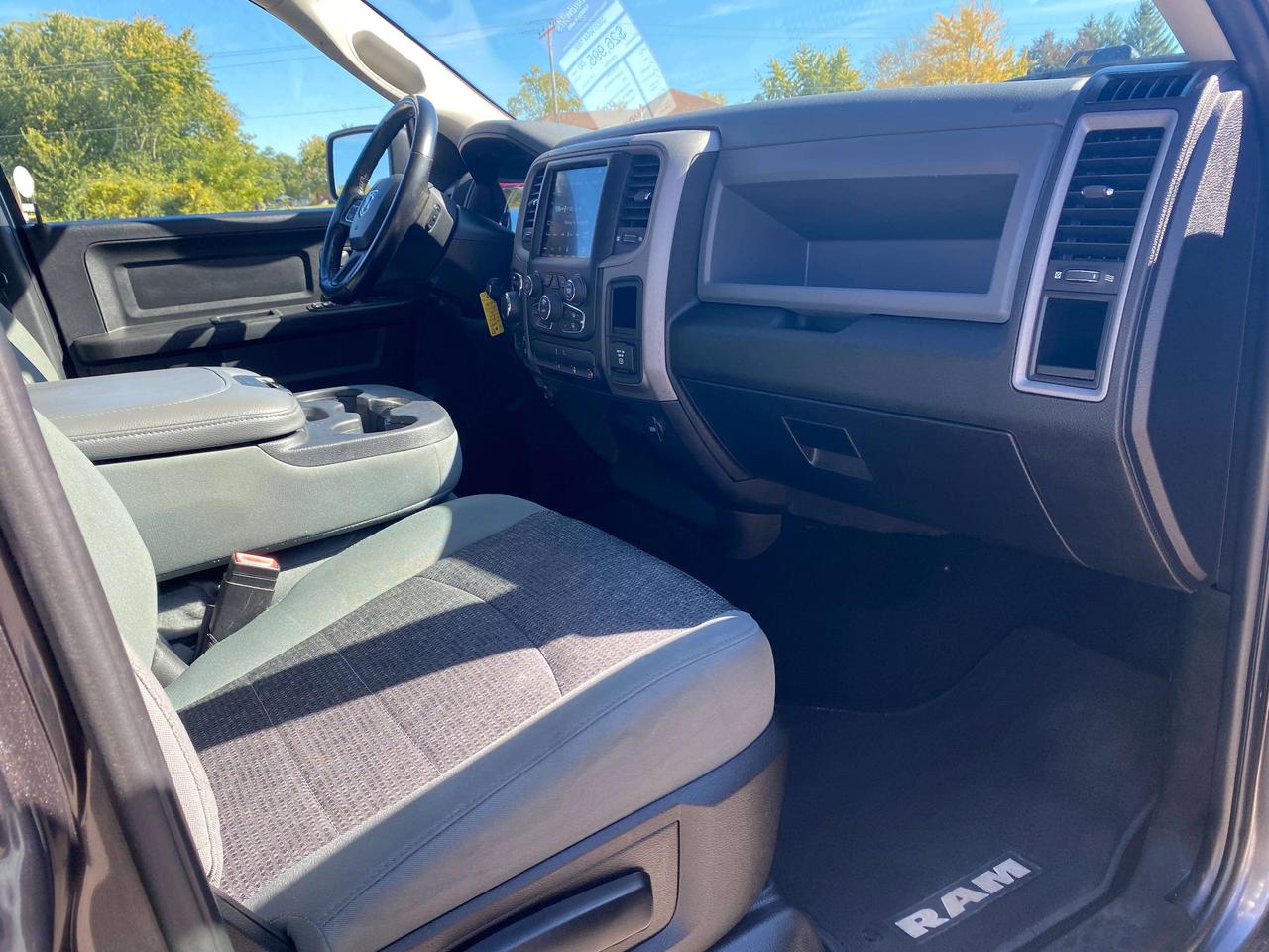 2020 RAM 1500 EXPRESS, 4X4, CLEAN CARFAX,REMOTE START, 5.7L! - Photo #29