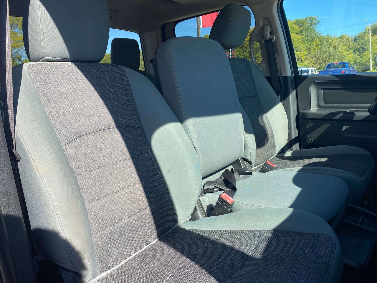2020 RAM 1500 EXPRESS, 4X4, CLEAN CARFAX,REMOTE START, 5.7L! - Photo #30