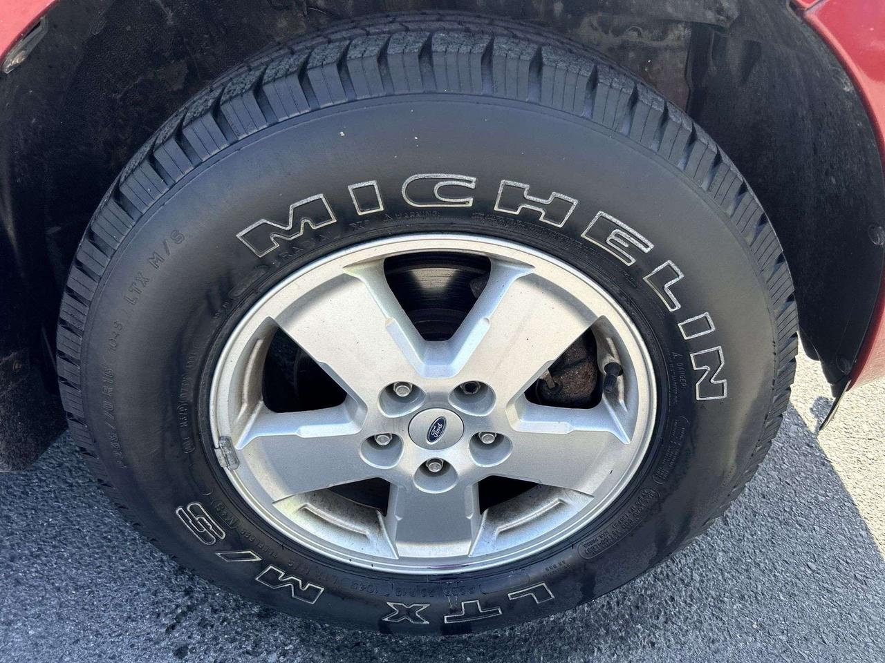 2012 Ford Escape XLT AWD |HTD LEATHER | ALLOYS | CRUISE | BLUETOOTH Photo