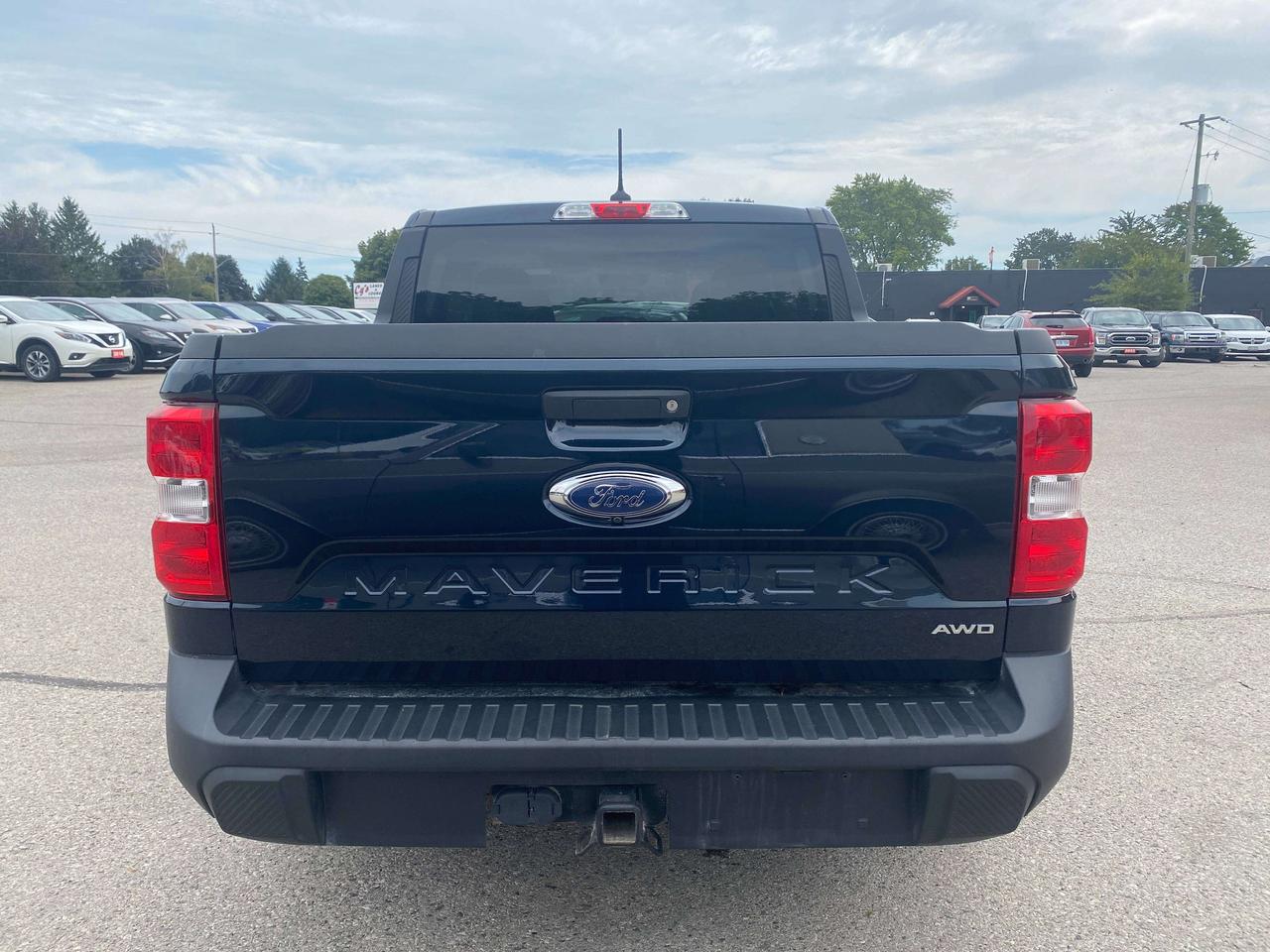 2022 Ford Maverick XLT, SUNROOF, LOW MILEAGE, 4.5FT BOX! Photo